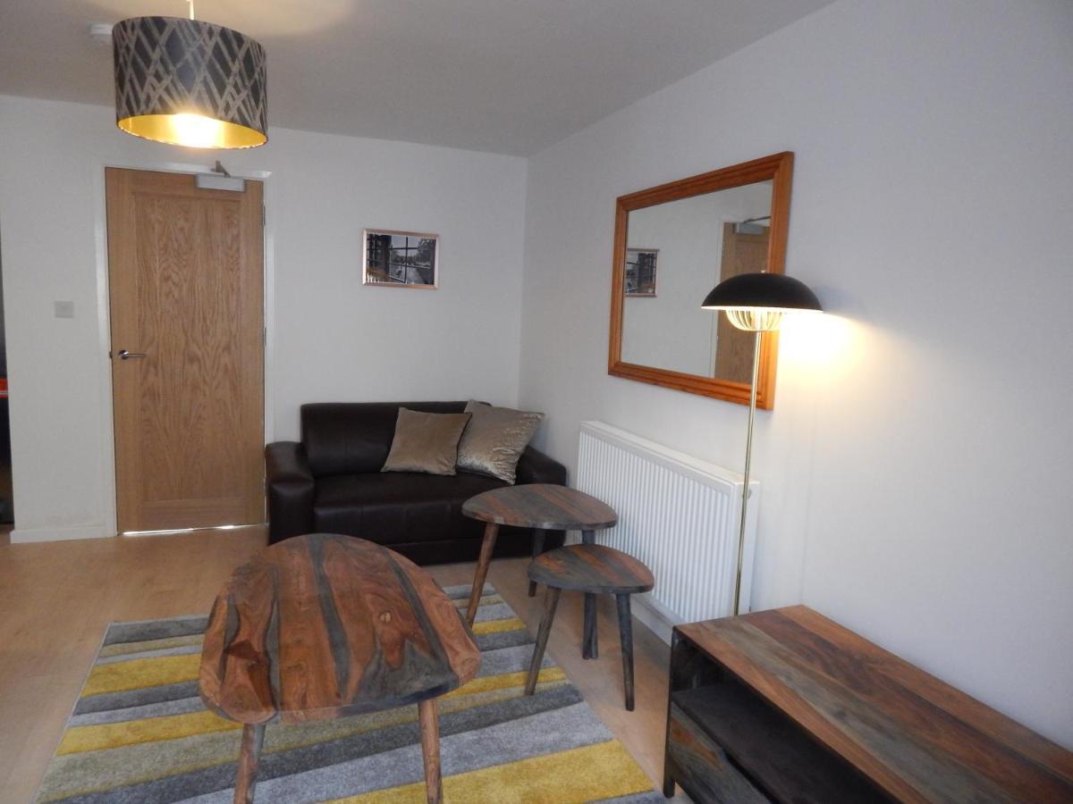 Modern, Well Located En-Suite Rooms With Parking - Orbitat Accommodations 캠브리지 외부 사진