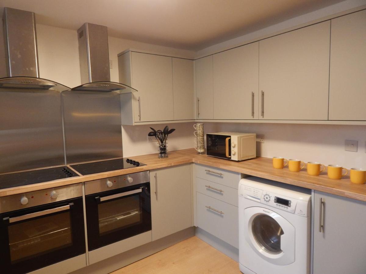 Modern, Well Located En-Suite Rooms With Parking - Orbitat Accommodations 캠브리지 외부 사진