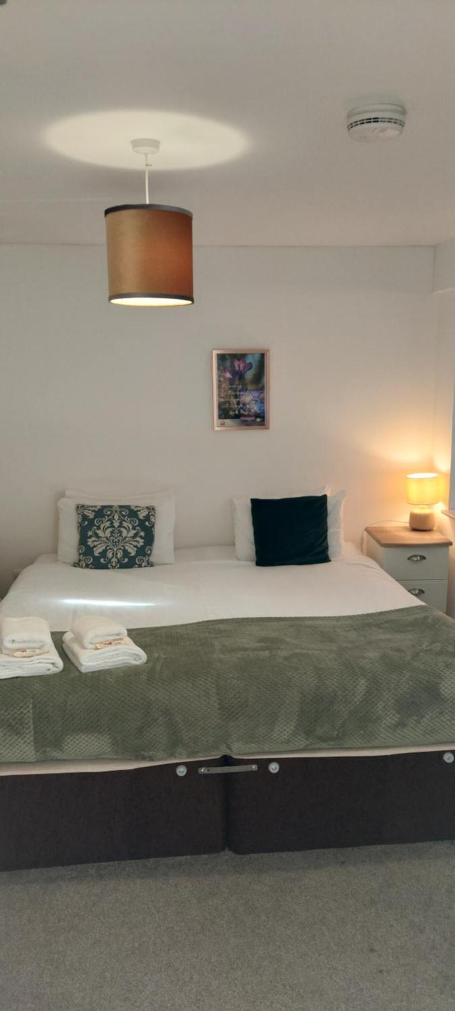 Modern, Well Located En-Suite Rooms With Parking - Orbitat Accommodations 캠브리지 외부 사진